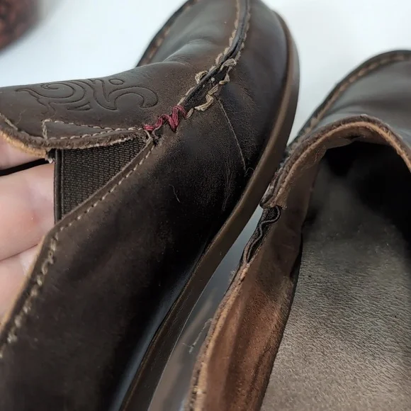 OluKai Dark Brown Leather Slip-On Loafers Size 8 Contract Stitching Drop Back - Picture 10 of 11